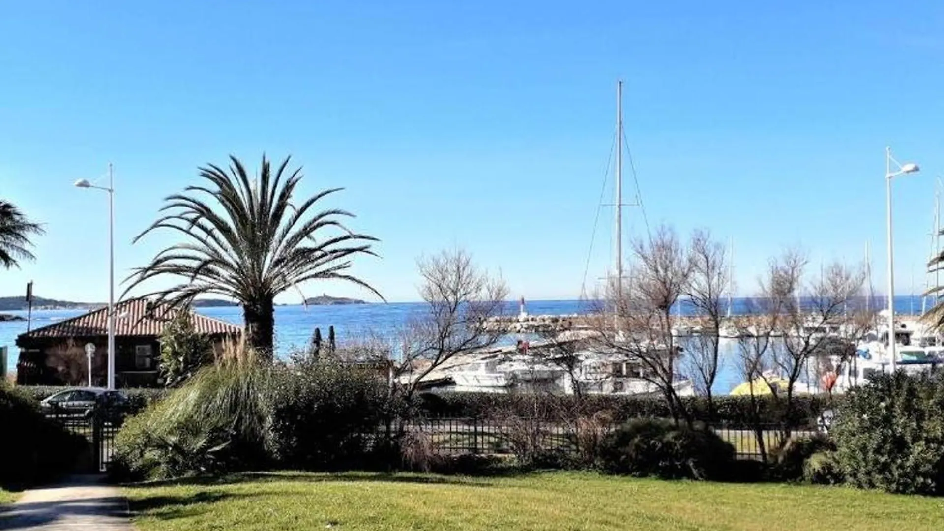 T2 Avec Terrasse, Parking, Piscine, Tennis, A 200 M Plage Et Commerces, Six-Fours-Les-Plages - Fr-1-316-115 Lägenhet